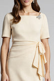 Robe de travail midi froncée champagne perlée