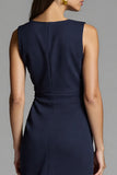 Robe de travail mi-longue moulante en satin froncé bleu marine