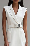 Robe blazer courte de travail en satin ivoire à revers crantés