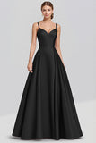 Robe formelle longue noire à bretelles spaghetti trapèze froncée