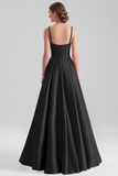 Robe formelle longue noire à bretelles spaghetti trapèze froncée