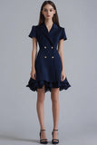 Robe courte de travail à volants bleu marine à revers crantés