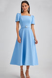 Robe de travail à col carré bleu ciel avec ceinture
