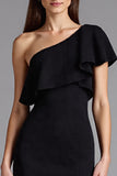 Robe longue formelle noire à une épaule fourreau à volants