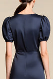 Robe longue formelle en satin à col bateau bleu marine