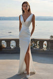 Robe maxi de fiançailles en satin ivoire fourreau col en V avec fente
