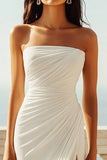 Robe de fiançailles de plage ivoire sans bretelles froncée en mousseline de soie avec fente