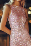 Robe de cocktail courte moulante rose avec plumes