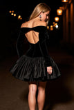 Robe de cocktail noire trapèze à épaules dénudées