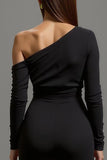 Robe formelle noire à manches longues à une épaule