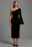 Robe formelle noire à manches évasées en velours à une épaule
