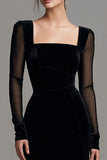 Robe formelle noire en velours à longues fentes avec manches longues