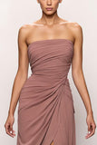 Robe de soirée longue froncée dos nu blush sans bretelles avec fente