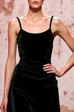 Robe de soirée simple en velours noir à bretelles spaghetti