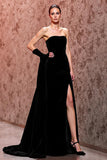 Robe de soirée longue sans bretelles en velours noir simple avec fente
