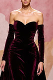 Robe de soirée longue en velours rouge foncé à décolleté en cœur