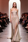 Robe de soirée trapèze à bretelles champagne à sequins avec fente