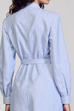 Robe de travail fourreau à rayures bleues à manches longues avec ceinture