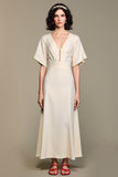 Une ligne V col longue blanche robe