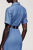 Mini robe de travail bleue à revers crantés avec ceinture