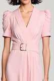 Robe de travail midi à col en V rose avec ceinture