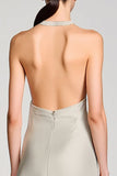 Robe courte dos nu en satin gris