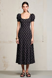 Robe A Line imprimée noire avec manches bouffantes