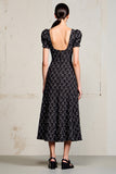 Robe A Line imprimée noire avec manches bouffantes