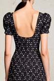 Robe A Line imprimée noire avec manches bouffantes