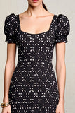 Robe A Line imprimée noire avec manches bouffantes