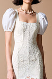 Robe en dentelle à col carré fourreau blanc
