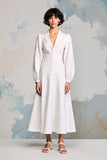 Robe blanche à pois à revers crantés
