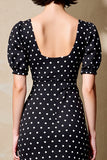 Robe fourreau noir à pois à manches courtes