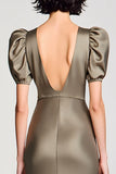 Robe longue d’invitée de mariage en satin olive à manches bouffantes