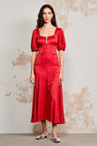 Robe longue d’invitée de mariage en satin rouge à col carré