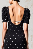 Robe d’invitée de mariée fourreau noir à pois