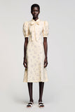 Robe d’invitée de mariage midi en satin ivoire avec manches