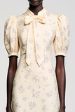 Robe d’invitée de mariage midi en satin ivoire avec manches