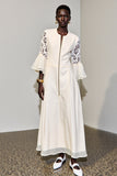 Ivoire Une ligne longue robe d’invité de mariage avec dentelle