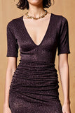 Robe à col en V noir scintillant
