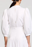 Une ligne blanche midi robe avec noeud