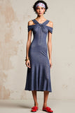 Une ligne froncée gris bleu midi robe d’invitée de mariée