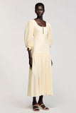 Robe d’invitée de mariage midi en satin à col carré abricot avec manches