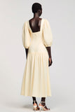Robe d’invitée de mariage midi en satin à col carré abricot avec manches