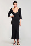 Robe longue d’invitée de mariage en satin noir à col carré avec manches 3/4