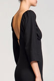 Robe longue d’invitée de mariage en satin noir à col carré avec manches 3/4