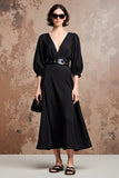 Robe d’invitée de mariage midi à col en V noir avec demi-manches