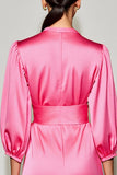 Robe d’été midi en satin rose à col en V avec demi-manches