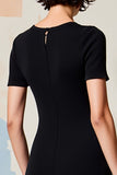 Robe d’invitée de mariage midi à col rond noir simple à manches courtes
