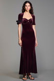 Robe à col carré en velours bordeaux